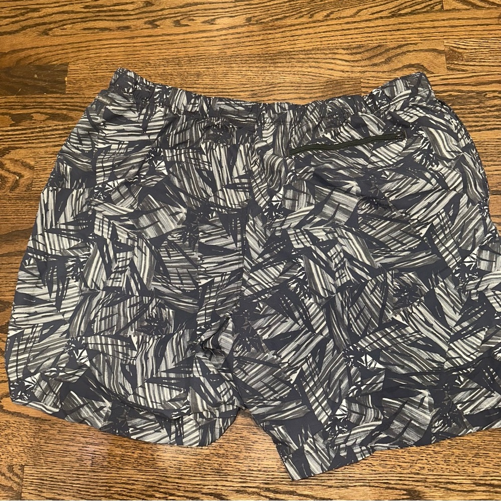 Mens XXL Columbia Swim, Hiking shorts tropical Pattern